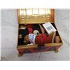 Image 4 : ANTIQUE TIN CAR AND TREASURE CHEST WITH RCMP BEARS