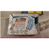 Image 2 : COOKIE/NOODLE MAKER, MIAMI-CAREY DOORBELL AND 1 PINT JUG