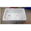 Image 2 : FARMHOUSE KITCHEN SINK - 30" X 28" X 20"