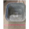 Image 2 : GALVANIZED STEEL TUB - 20.5"X 20.5"