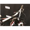 Image 4 : RED AND BLACK GIANT ROAM FRONT SUSPENSION MOUNTAIN BIKE WITH FRONT AND REAR HYDRAULIC DISC BRAKES,