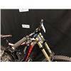 Image 8 : BLACK AND RED GIANT GLORY 8.0 FULL SUSPENSION DOWNHILL MOUNTAIN BIKE WITH FRONT AND REAR HYDRAULIC