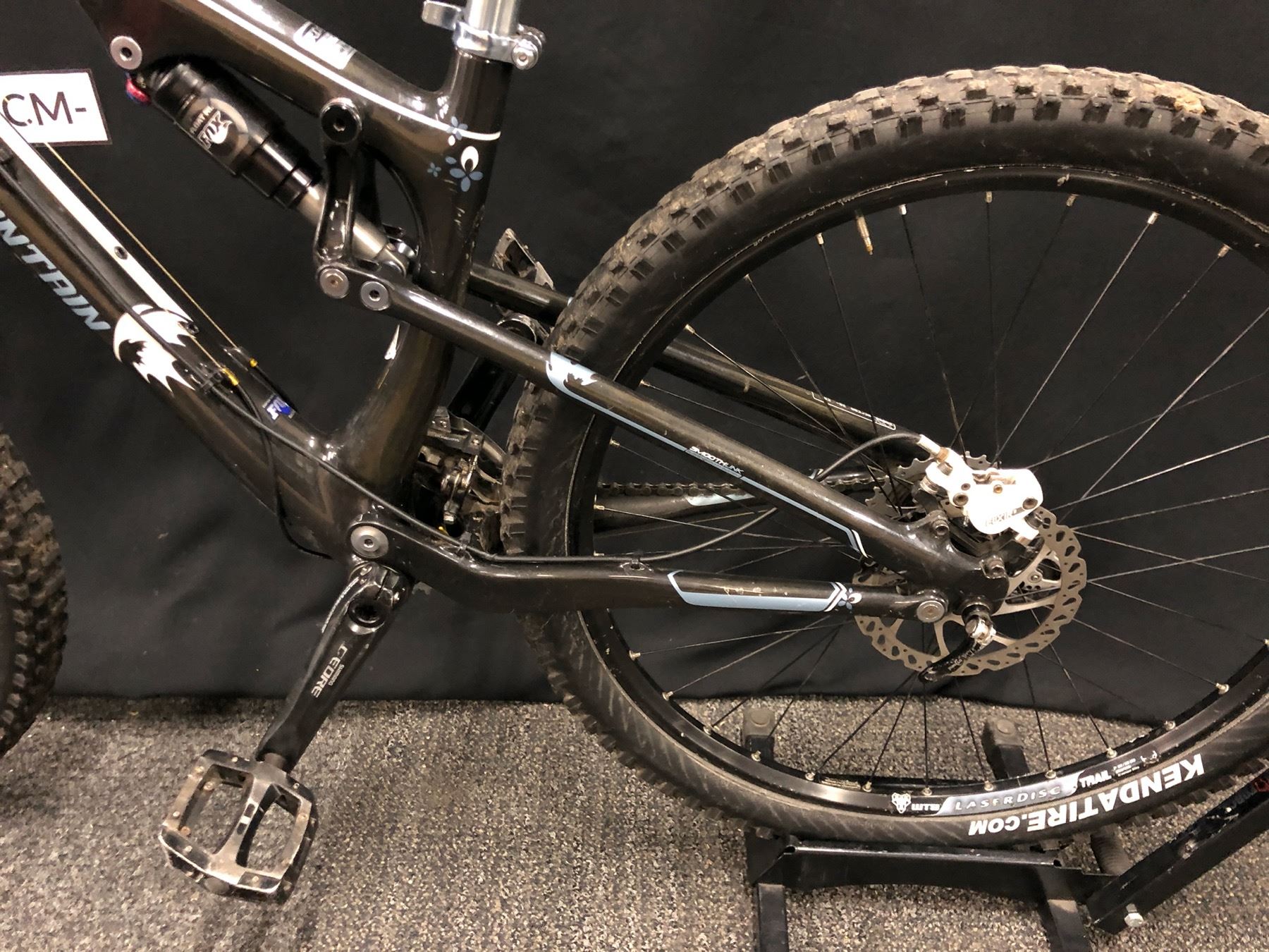 rocky mountain element mountain bike