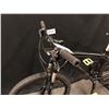 Image 8 : BLACK GIANT TALON FRONT SUSPENSION MOUNTAIN BIKE WITH FRONT AND REAR DISC BRAKES, 20 SPEED