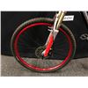 Image 8 : GREY SCHWINN 21 SPEED FRONT SUSPENSION MOUNTAIN BIKE WITH FRONT AND REAR DISC BRAKES