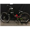 Image 8 : GREEN/BLACK SPECIALIZED 10 SPEED FULL SUSPENSION DOWNHILL MOUNTAIN BIKE WITH FRONT AND REAR