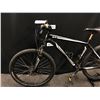 Image 8 : BLACK SPECIALIZED HARDROCK 24 SPEED FRONT SUSPENSION MOUNTAIN BIKE WITH FRONT AND REAR DISC BRAKES,