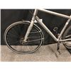 Image 8 : GREY NORCO INDIE 27 SPEED HYBRID TRAIL BIKE WITH FRONT AND REAR HYDRAULIC DISC BRAKES, 20" FRAME