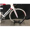 Image 2 : WHITE CERVELO S2 18 SPEED RACE BIKE