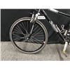 Image 8 : BLACK SCHWINN DISCOVER 21 SPEED FRONT SUSPENSION HYBRID TRAIL BIKE