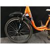 Image 8 : ORANGE VIDA CROSS SINGLE SPEED FRONT SUSPENSION HYBRID TRAIL BIKE, 14" FRAME SIZE, BRAKES AND