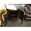 Image 2 : MAHOGANY 24' ROUND ACCENT TABLE