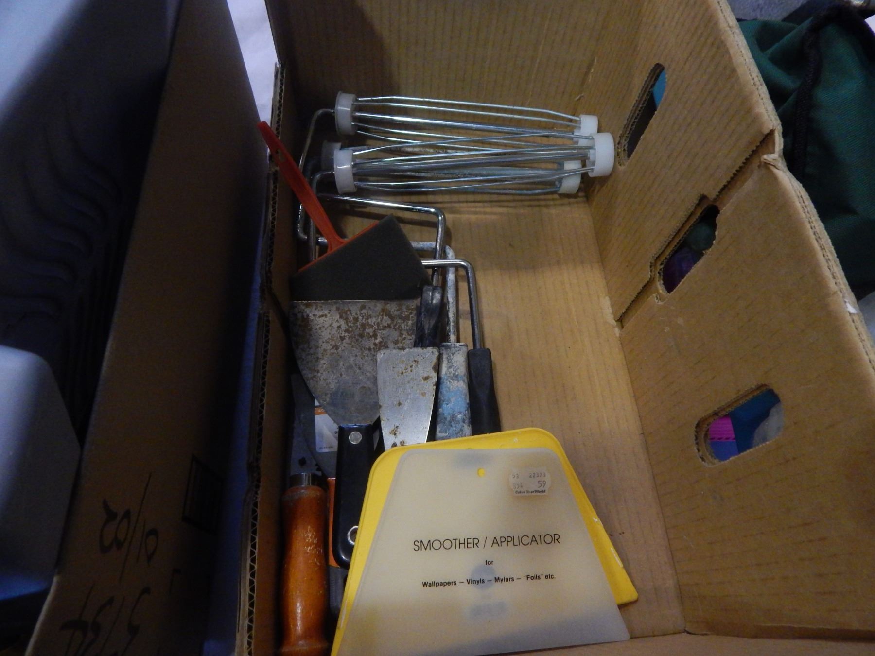 BOX OF PAINTER SUPPLIES W/ NEW SPRAYER - Big Valley Auction