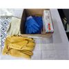 Image 2 : LOT OF WORK GLOVES AND TRAY OF NITRILE GLOVES