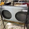 Image 2 : ALUMINUM RADIATOR AND PORCELAIN INSULATOR