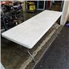 Image 2 : 8 FOOT MARKET TABLE WITH FOLDING LEGS