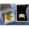 Image 2 : TRAY OF RINGS, BROOCHES, AND BRACELET