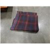 Image 2 : LARGE PLAID WOOL BLANKET