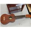 Image 2 : UKULELE MODEL 8765 M AND LEATHER FOOTSTOOL