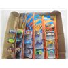Image 2 : TRAY OF 25 HOT WHACK CARS