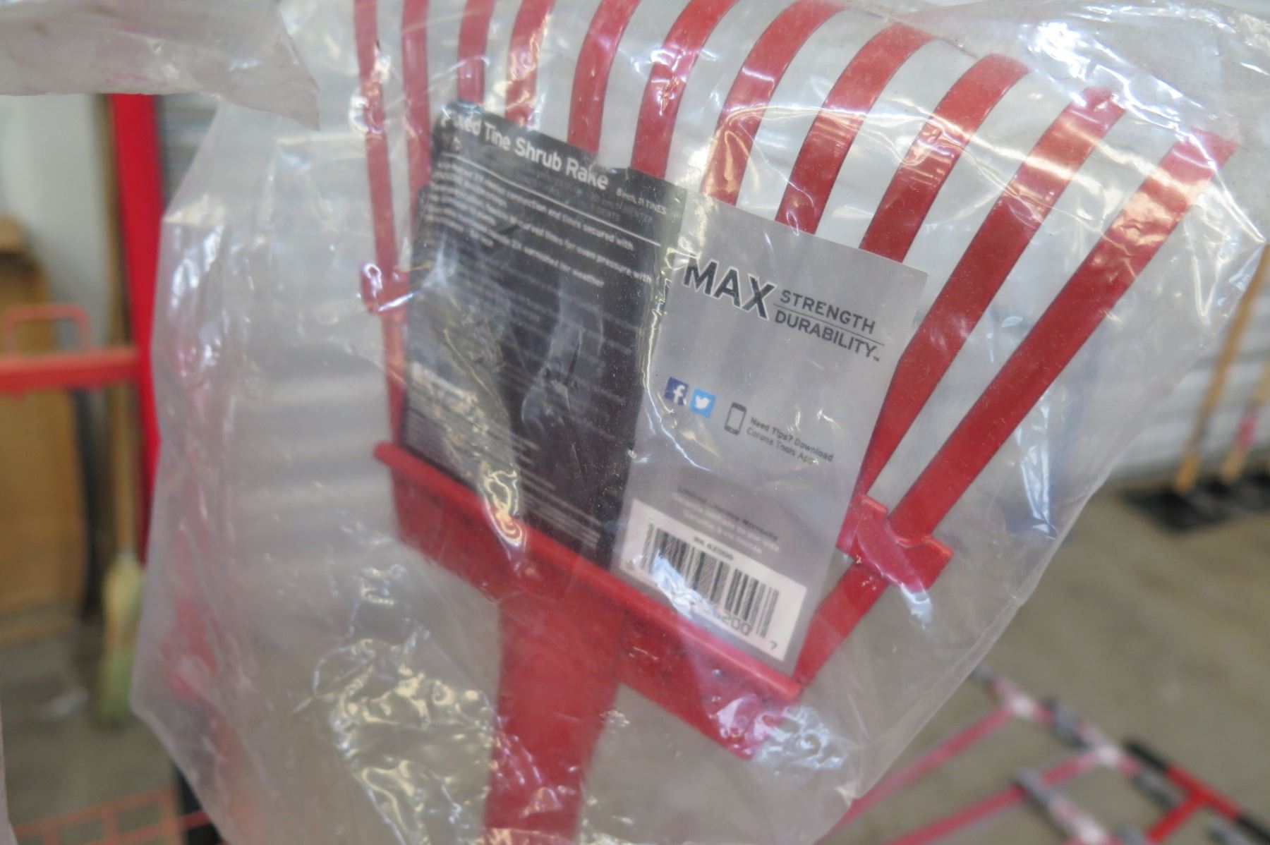 Qty 2 Fixed Tree Shrub Rakes & 2 Red 4 Tine Cultivator Rakes - Oahu ...