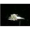 Image 1 : Une bague de dame en or 14kt sertie d’un diamant 