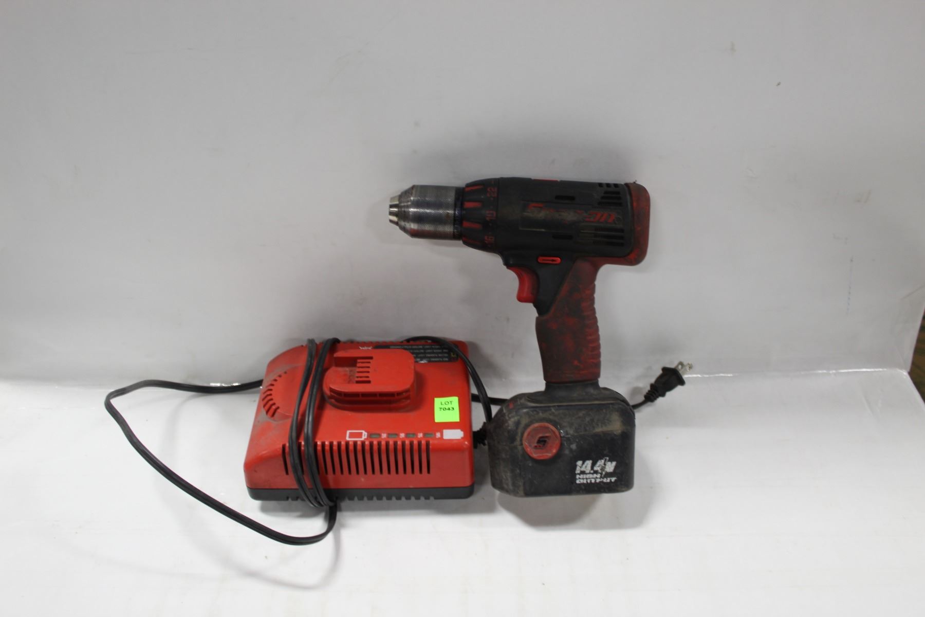 SNAP ON 14.4 VOLT HIGH OUTPUT CORDLESS DRILL WITH