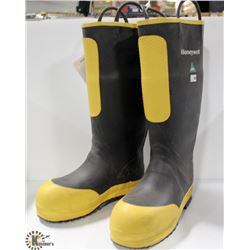 PAIR OF STEEL TOED FIRE FIGHTING RUBBER BOOTS SIZE 6 MEDIUM