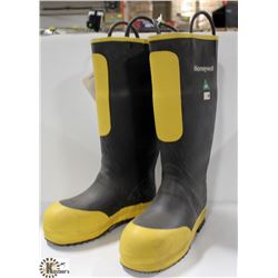 PAIR OF STEEL TOED FIRE FIGHTING RUBBER BOOTS SIZE 6 MEDIUM