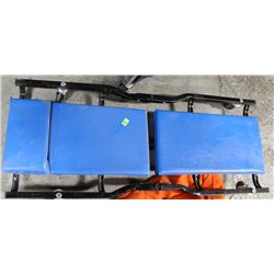 AUTOMOTIVE CREEPER WITH FLOOR JACK