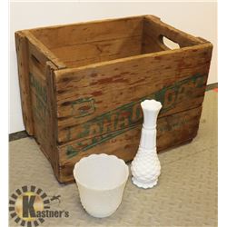VINTAGE CANADA DRY WOODEN BOX WITH MILK WHITE