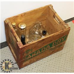 VINTAGE CANADA DRY WOODEN CRATE WITH COLLECTOR