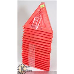 LOT OF MINI PYLON TRI-CONES.