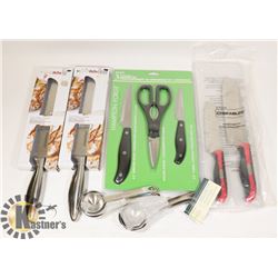 A LOT OF NEW KITCHEN KNIFES
