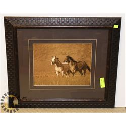 MEDIUM FRAMED PICTURE