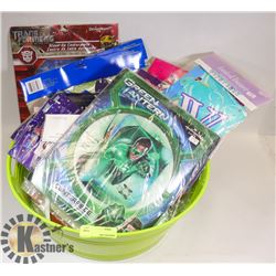 LOT OF PAPER STAND-UP ASSEMBLED PIECE WARES