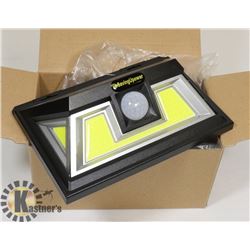 LOT OF 2 NEW SOLAR SECURITY LED LIGHTS