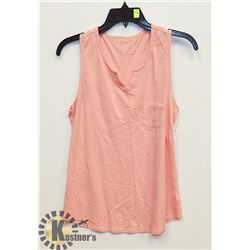 SIZE S EDDIE BAUER TOP