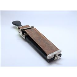 VINTAGE HAND HELD NEW YORK RAZOR STROP