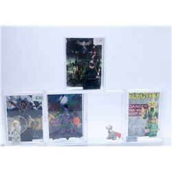 LOT OF 5 MINI FIGURES & COLLECTIBLES.