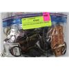 Image 1 : BAG OF COLLECTORS KEY CHAINS