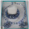 Image 1 : VINTAGE HEAVY IRIDESCENT BLUE BEADED NECKLACE,