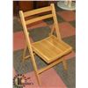 Image 1 : WOOD FOLDING CHAIR.