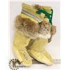 Image 1 : PAIR OF LADIES MUKLUKS SIZE 6
