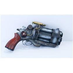 HELLBOY STEAMPUNK REPLICA GUN.