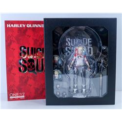 MEZCO HARLEY QUINN 1:12 SCALE COLLECTOR FIGURE.