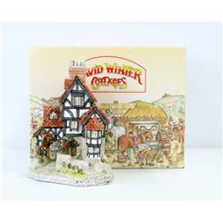 SQUIRES HALL BY DAVID WINTER MINIATURE SCULPTURE.