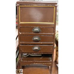 VINTAGE MID 1930S 3 DRAWER SEWING CABINET WITH