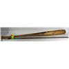 Image 1 : GAME USED AND SIGNED BASEBALL BAT