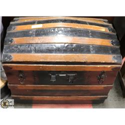 ANTIQUE TREASURE TRUNK, 28.5"X18.5"X23.5".